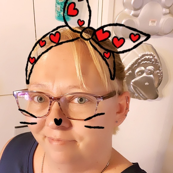 Meet your Posher, Chelsie - Picture 1 of 1